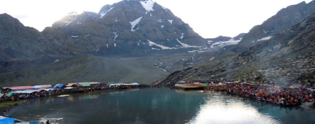 Beautiful view of a lake amongst the mountains